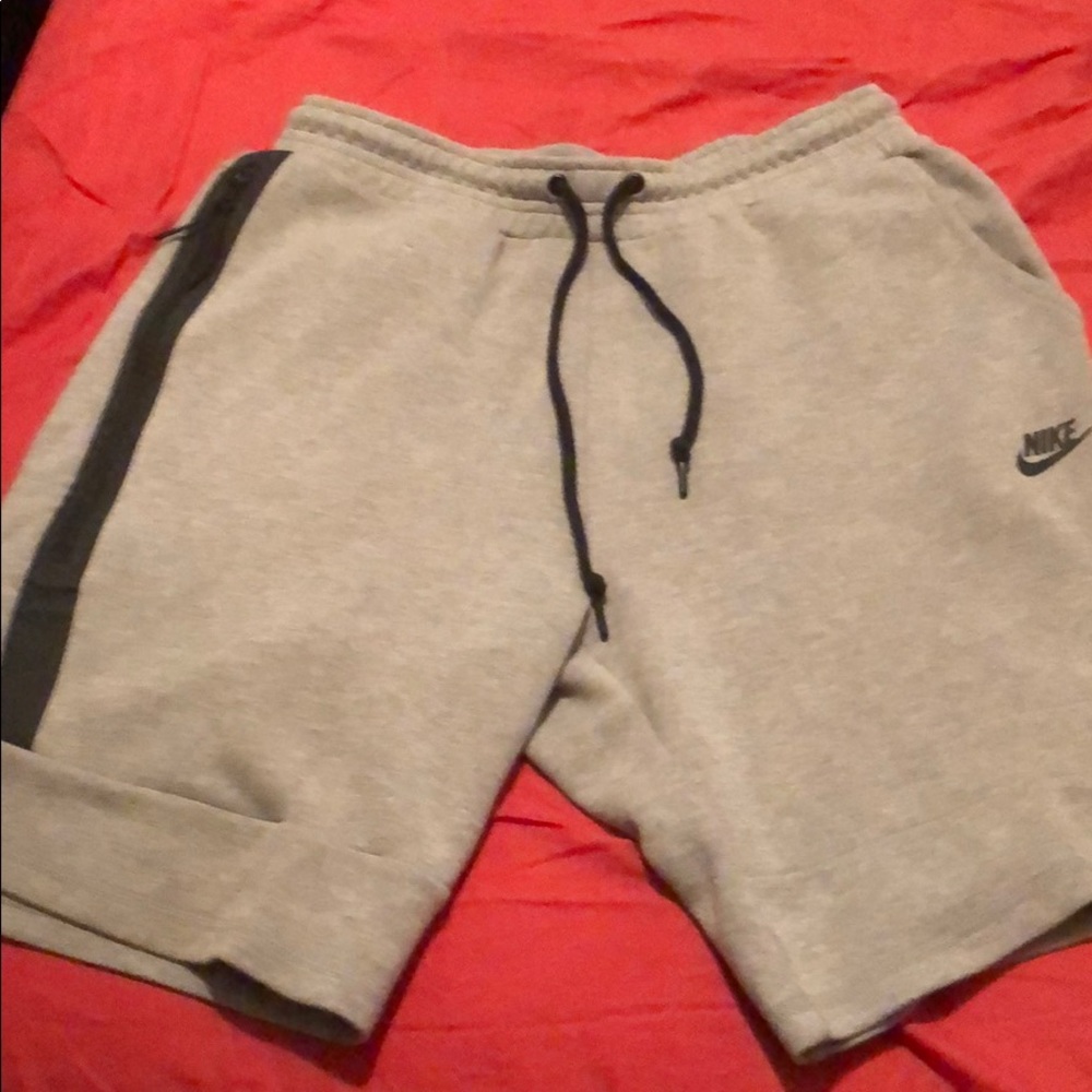 Nike tech shorts heather grey